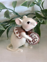 Load image into Gallery viewer, Gingerbread Mice Cookie Assorted
