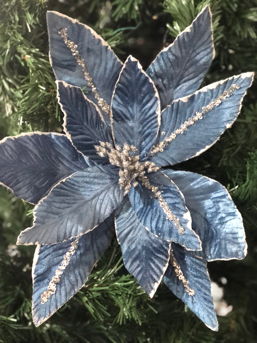 Stunning Haze Blue Flower Pick