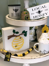 Load image into Gallery viewer, Honey Bee Garland Wooden
